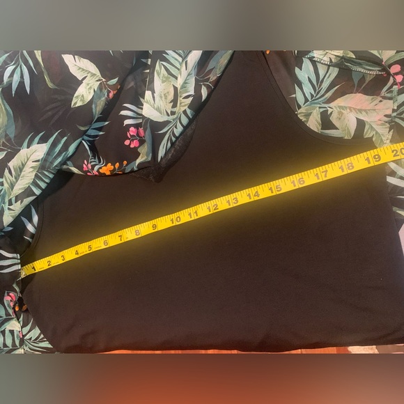 Oversize Blouse (Like New) - Picture 4 of 5